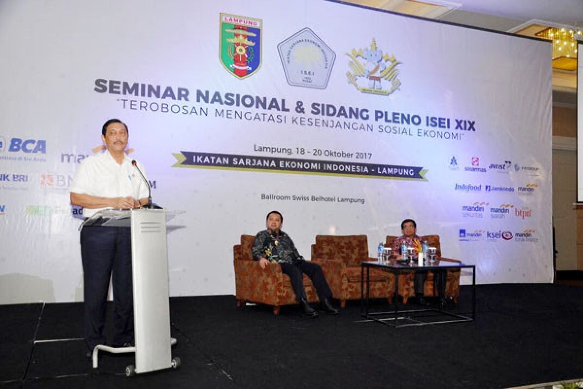 Luhut: Bangun Maritim Untuk Mengentaskan Kemiskinan Di Daerah