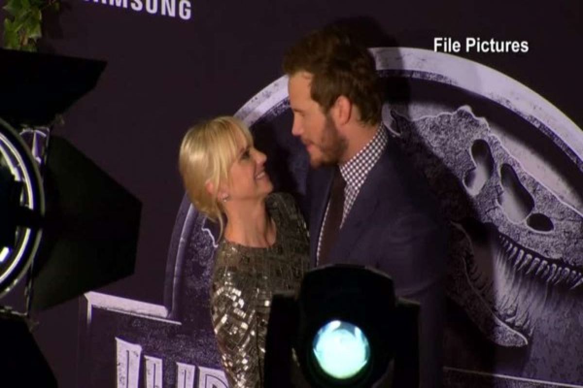 Anna Faris ucapkan selamat atas pertunangan Chris Pratt