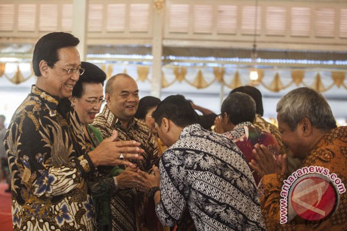 Ribuan warga Yogyakarta hadiri "open house" Sultan