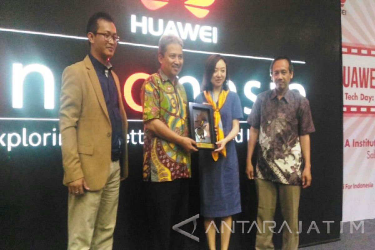 Huawei Ajak Mahasiswa Surabaya Kembangkan 