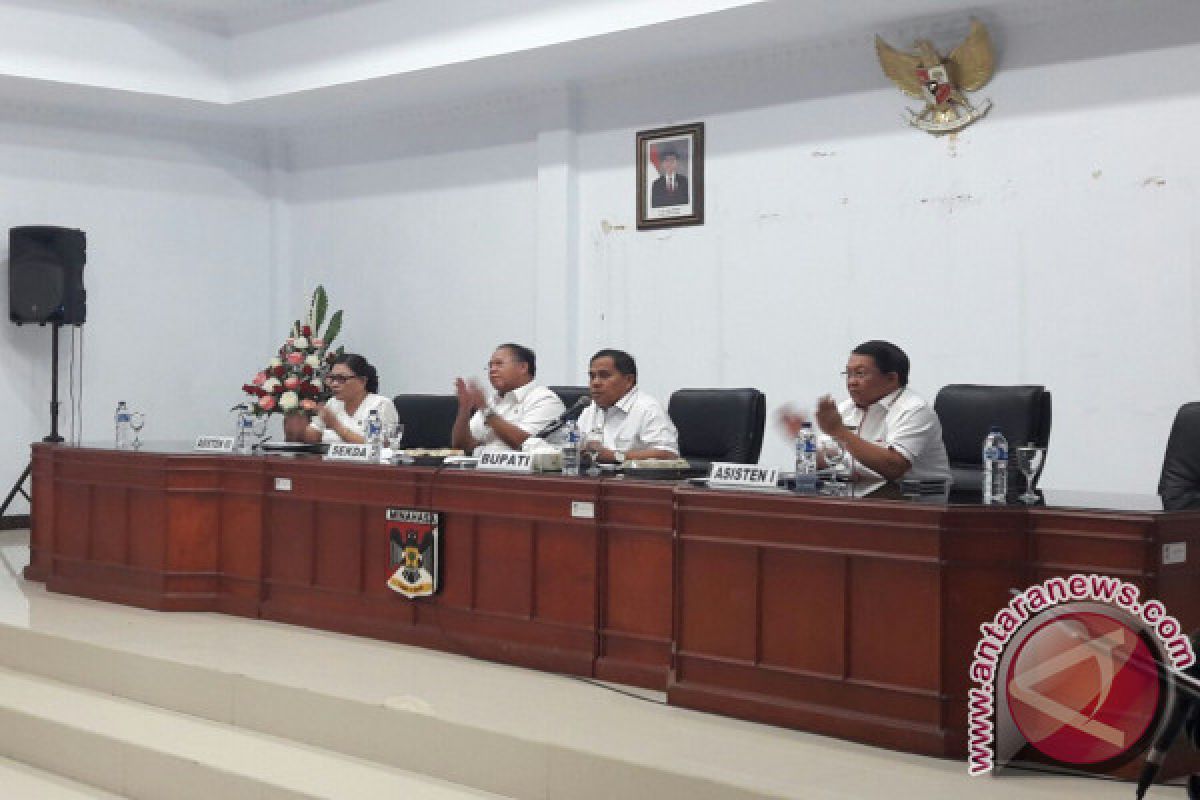 Sajow Pimpin Rapat Dinas Pemkab Minahasa