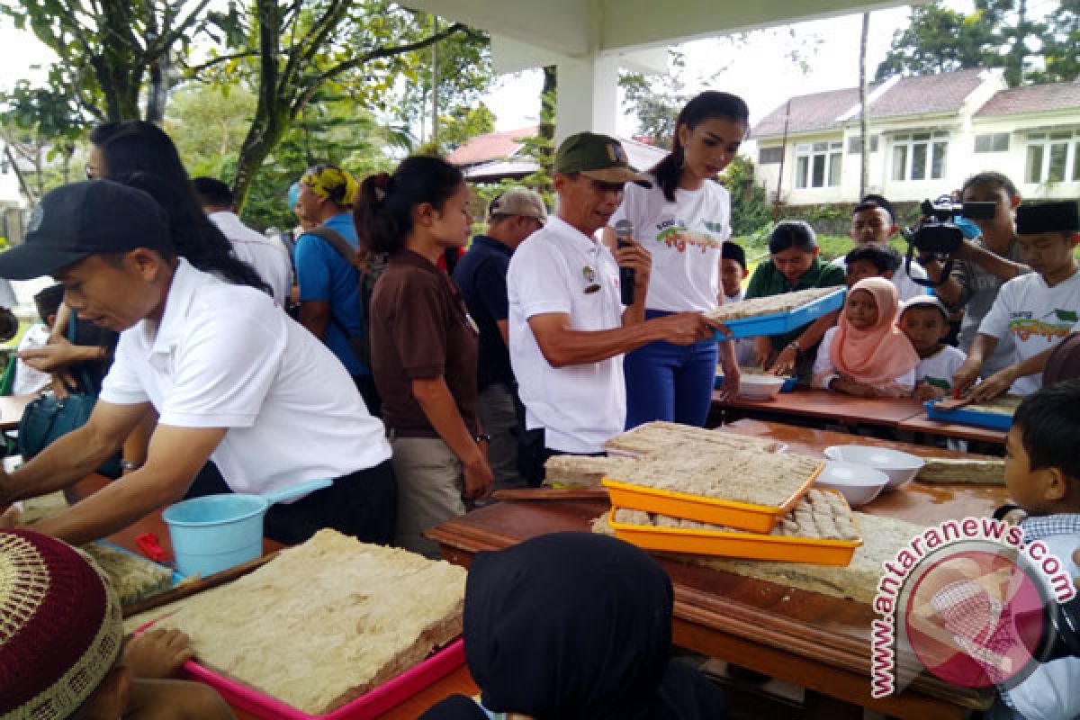 Hidroponik Pelajaran Tani Di Masa Padat Penduduk