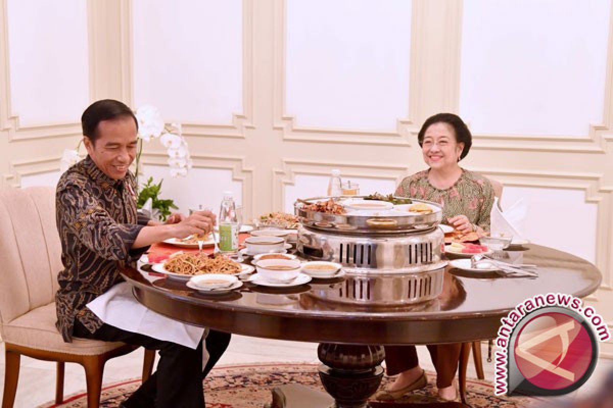 Presiden Jokowi-Megawati Bertemu Selama Tiga Jam