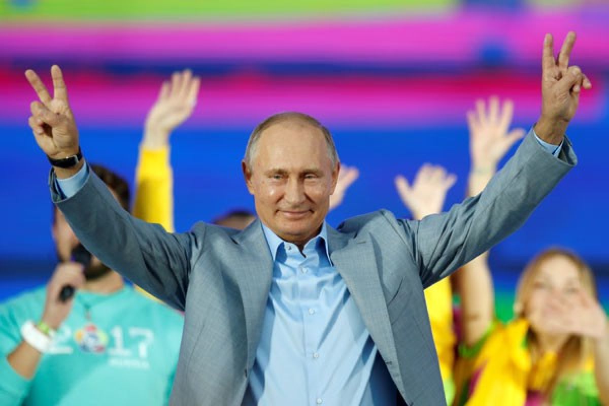 Putin isyaratkan keinginannya untuk maju pada pemilu 2018