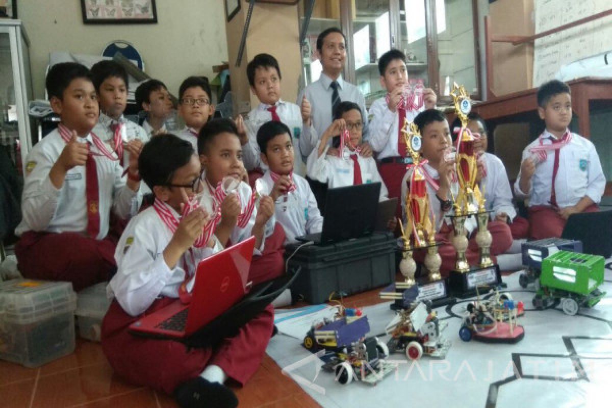 SDM 4 Juara Umum Kompetisi Robot Nasional 2017