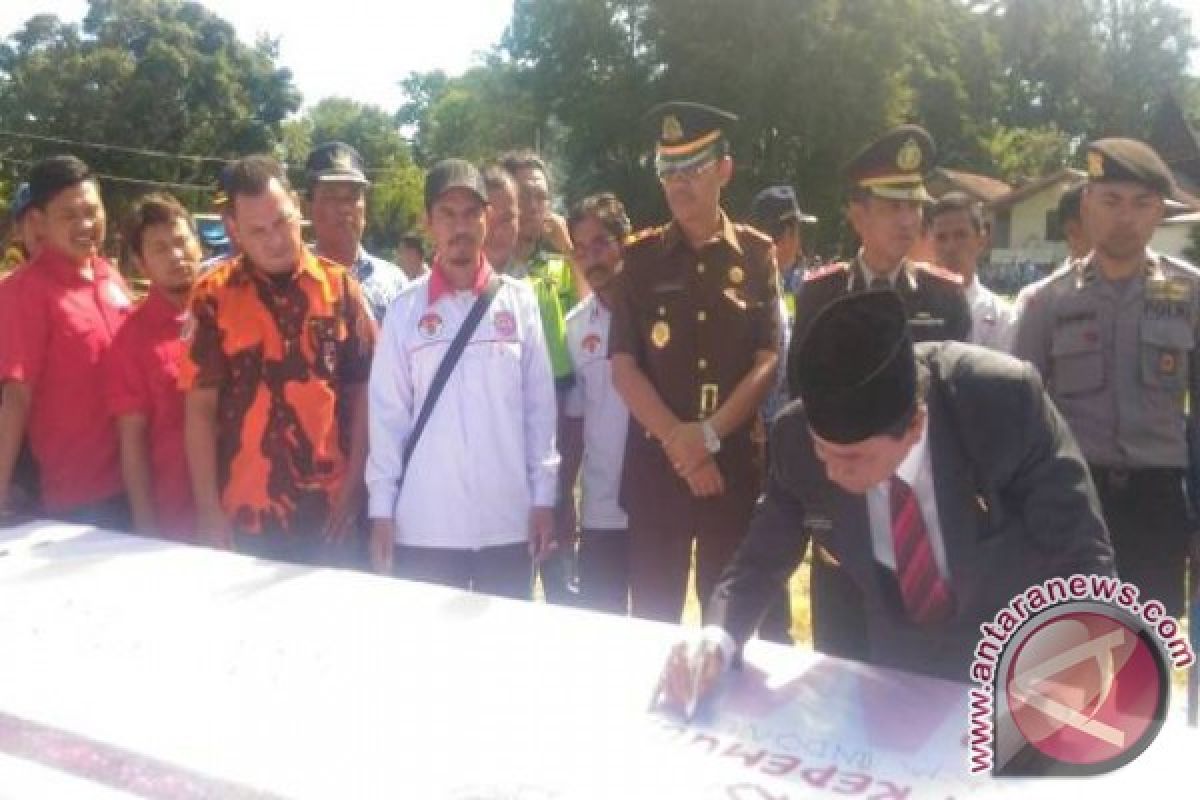 Wabup Samosir Pimpin Upacara Harlah Pancasila