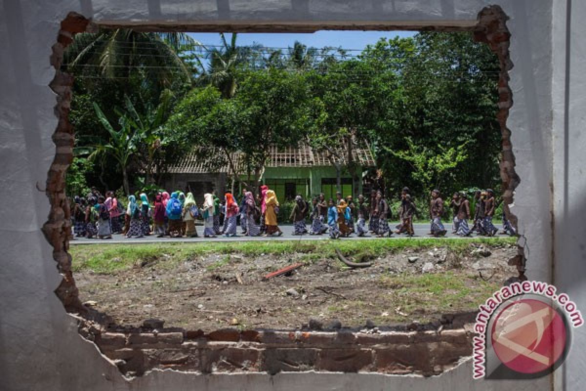 AP I lakukan pengosongan paksa lahan bandara