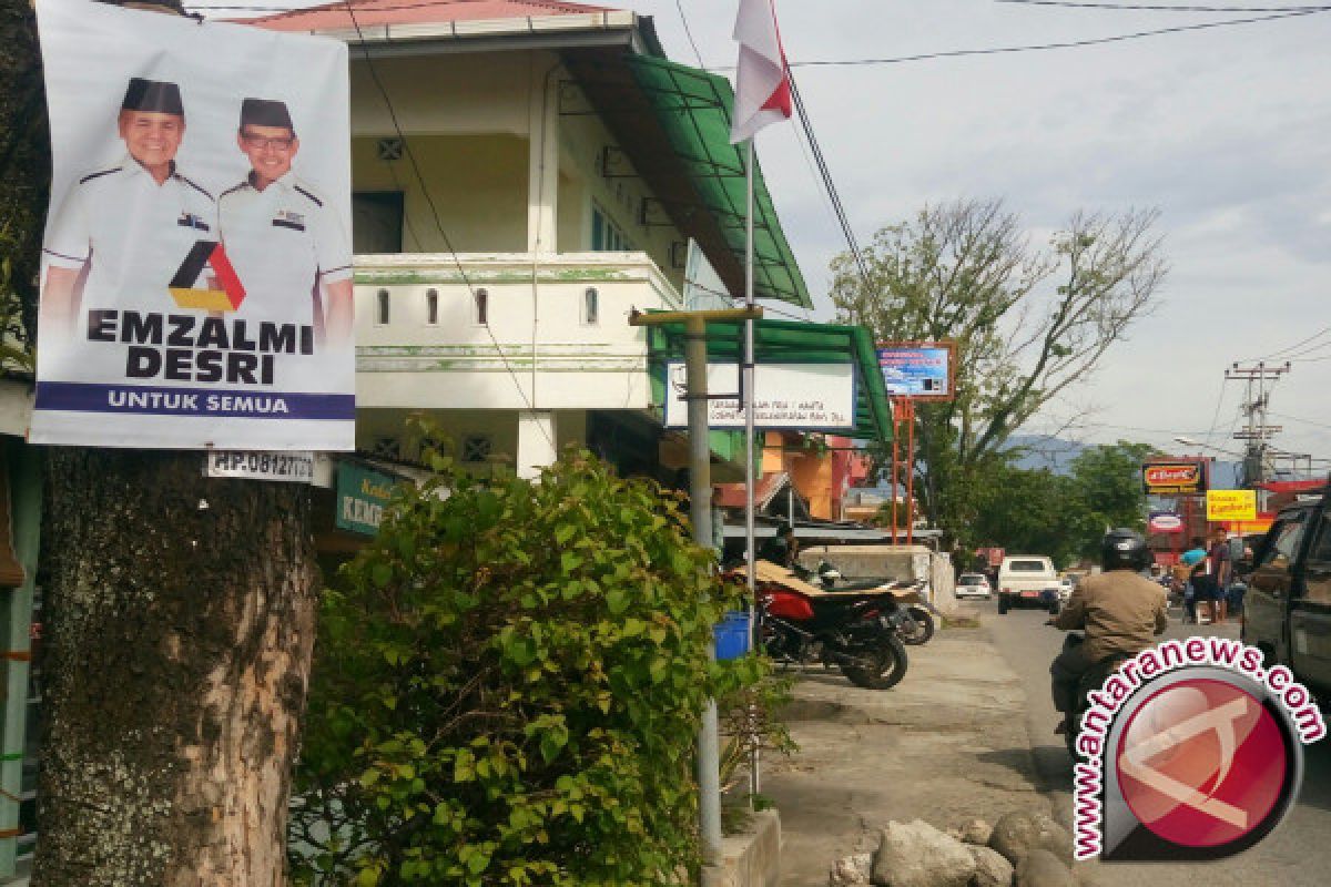  Panwaslu Minta Bakal Calon Tertibkan Baliho yang Dipasang di Pohon dan Tiang Listrik