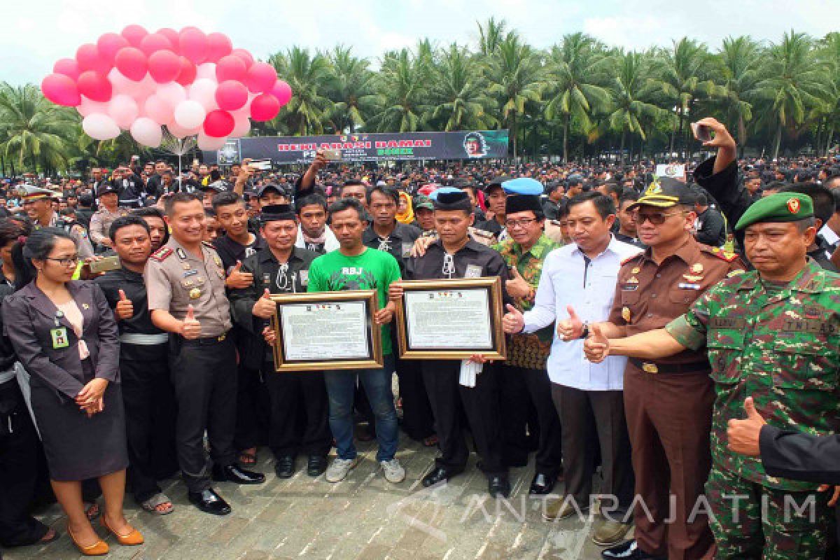 Deklarasi Perdamaian Bonek dengan PSHT di Jember 