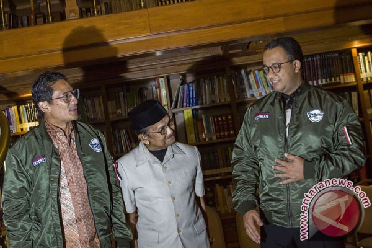 Anies Baswedan-Sandiaga Uno berkunjung ke rumah BJ Habibie