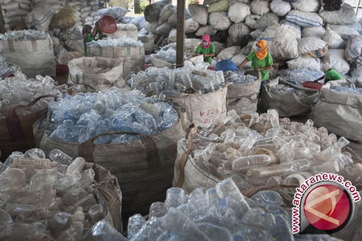 Puluhan Anak Yatim Belajar Cara Membedakan Sampah