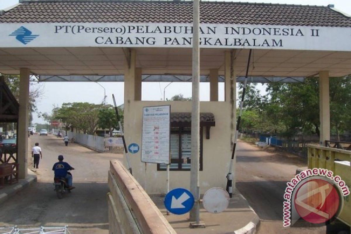 Pelabuhan pangkalbalam etalase curah kering dan cair