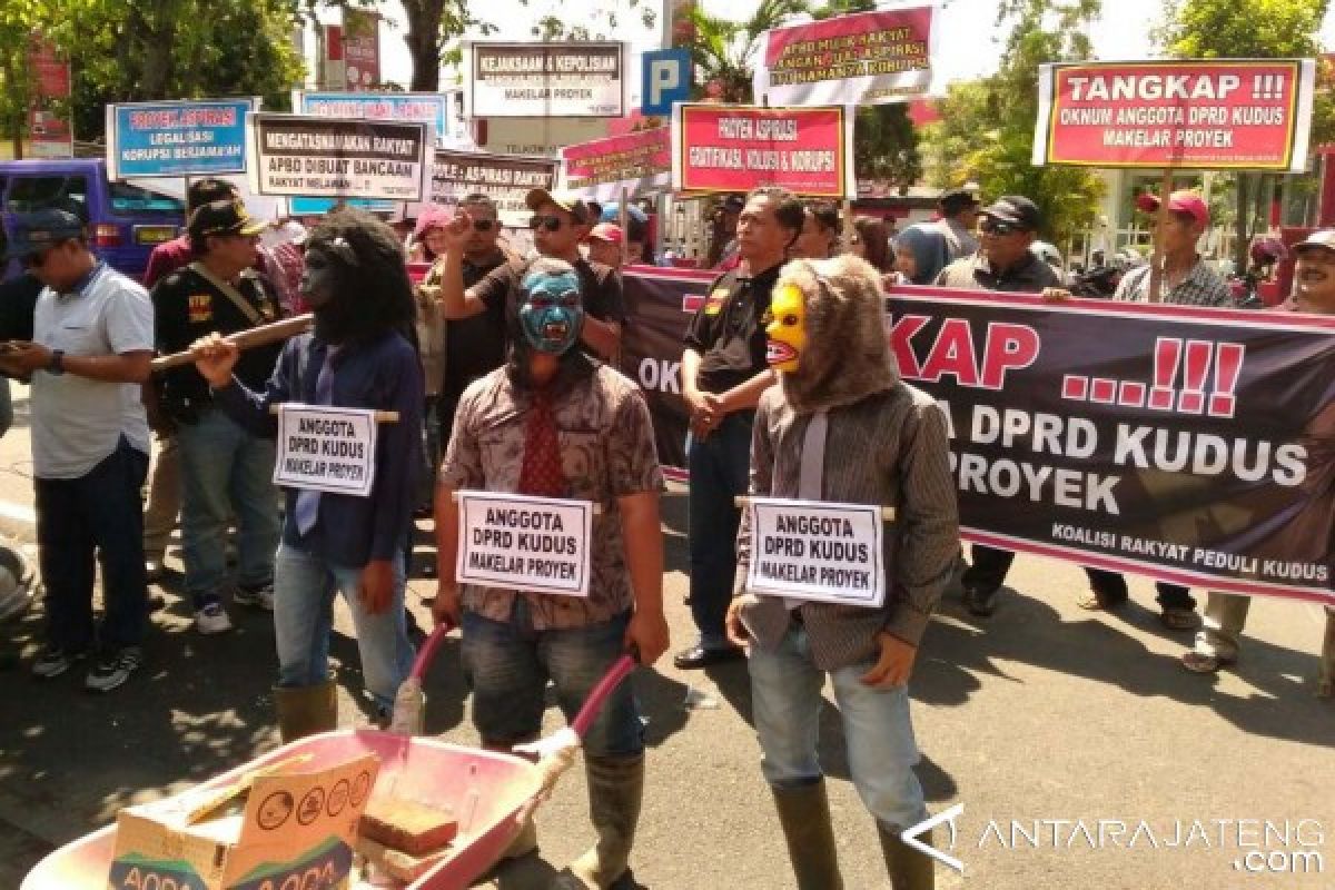 Kejari Dituntut Usut Dugaan Permainan Pembahasan APBD Kudus