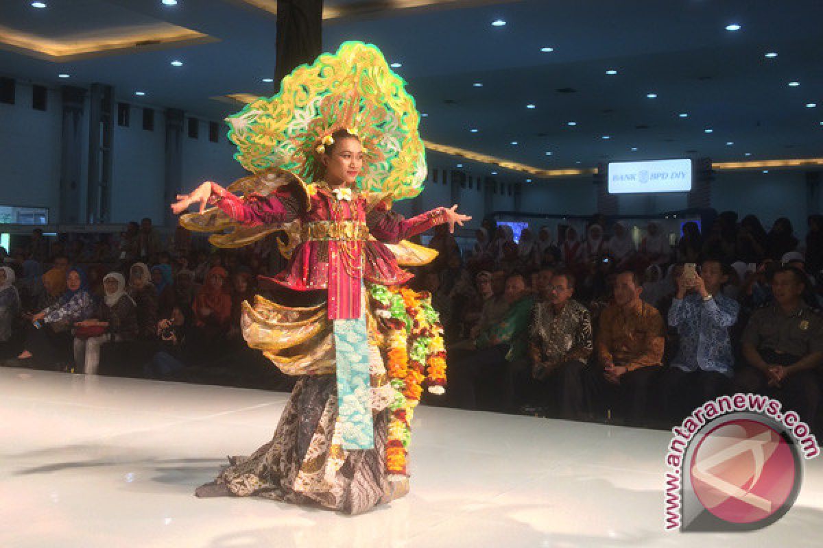 Gubernur DIY berharap munculnya akulturasi motif batik