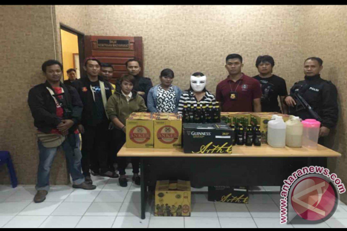 Polisi Razia Karaoke di Tayan Hilir