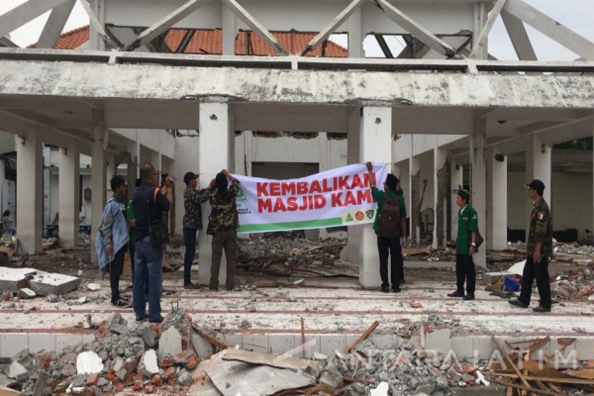 Ansor Protes Pembongkaran Masjid di Kawasan DPRD Surabaya (Video)