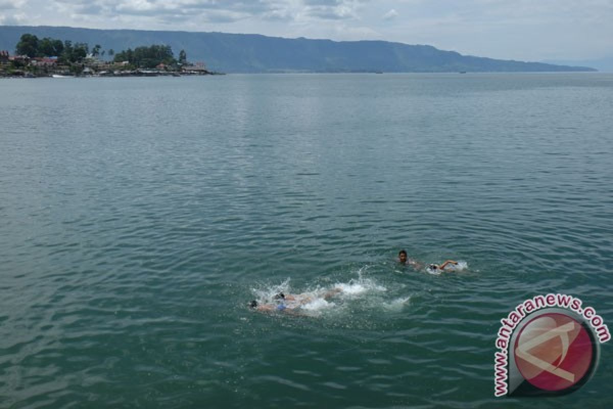 Walhi minta pemerintah tindak pencemar Danau Toba