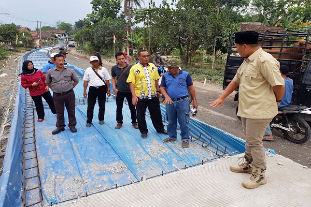 Bupati Lampung Tengah Bentuk Tim Percepatan Pembangunan 