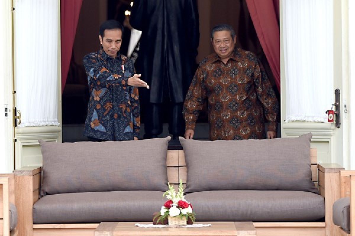 Presiden Jokowi Bertemu SBY di Istana