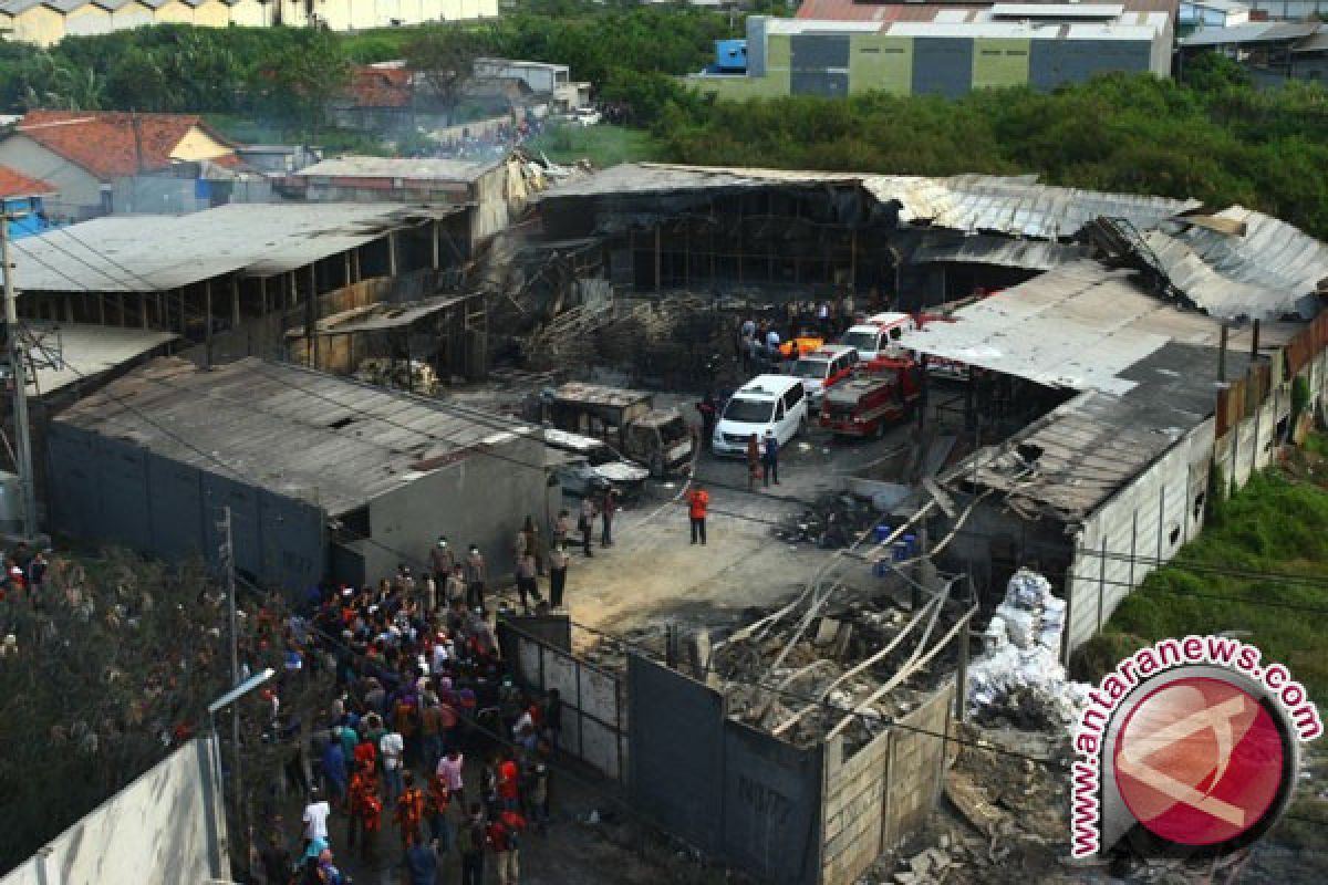 Tiga orang jadi tersangka tragedi pabrik petasan