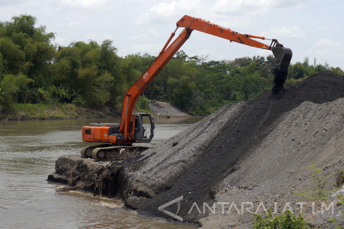 Evaluasi Dampak Lingkungan, Dinas Pengarian Tinjau Sungai Brantas