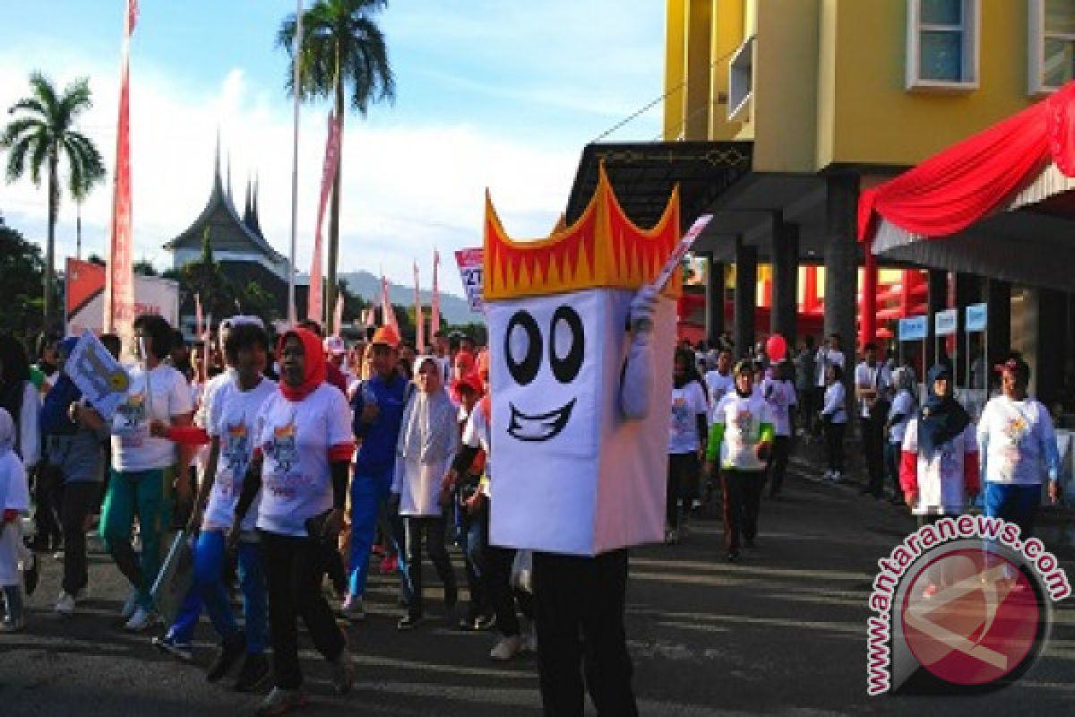 KPU Padang Jalan Sehat Kenalkan Pilkada Pada Masyarakat