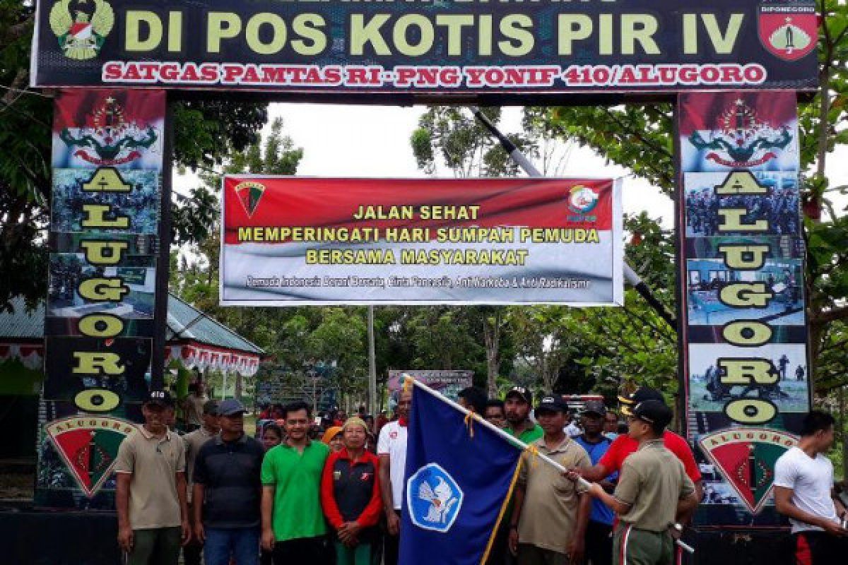 Warga perbatasan RI-PNG olahraga massal peringatan Sumpah Pemuda