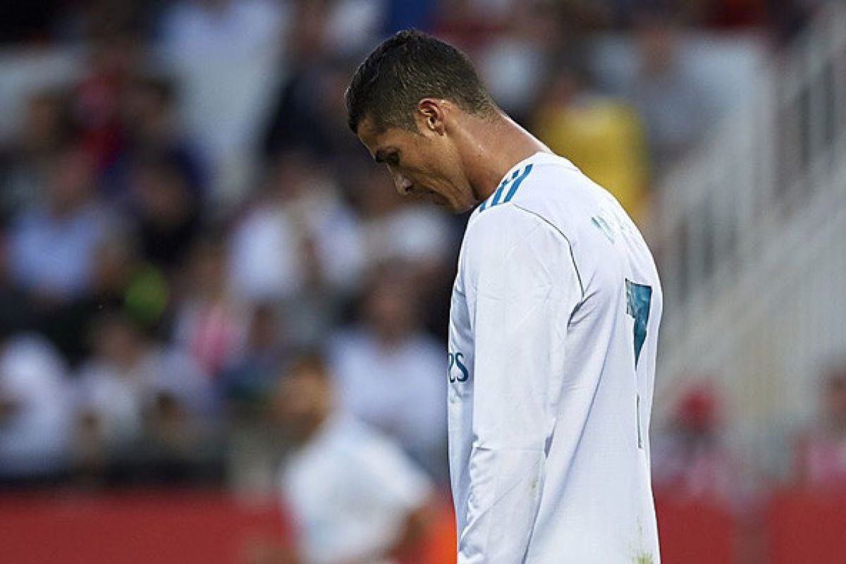 Pendukung Real Madrid desak Ronaldo bertahan