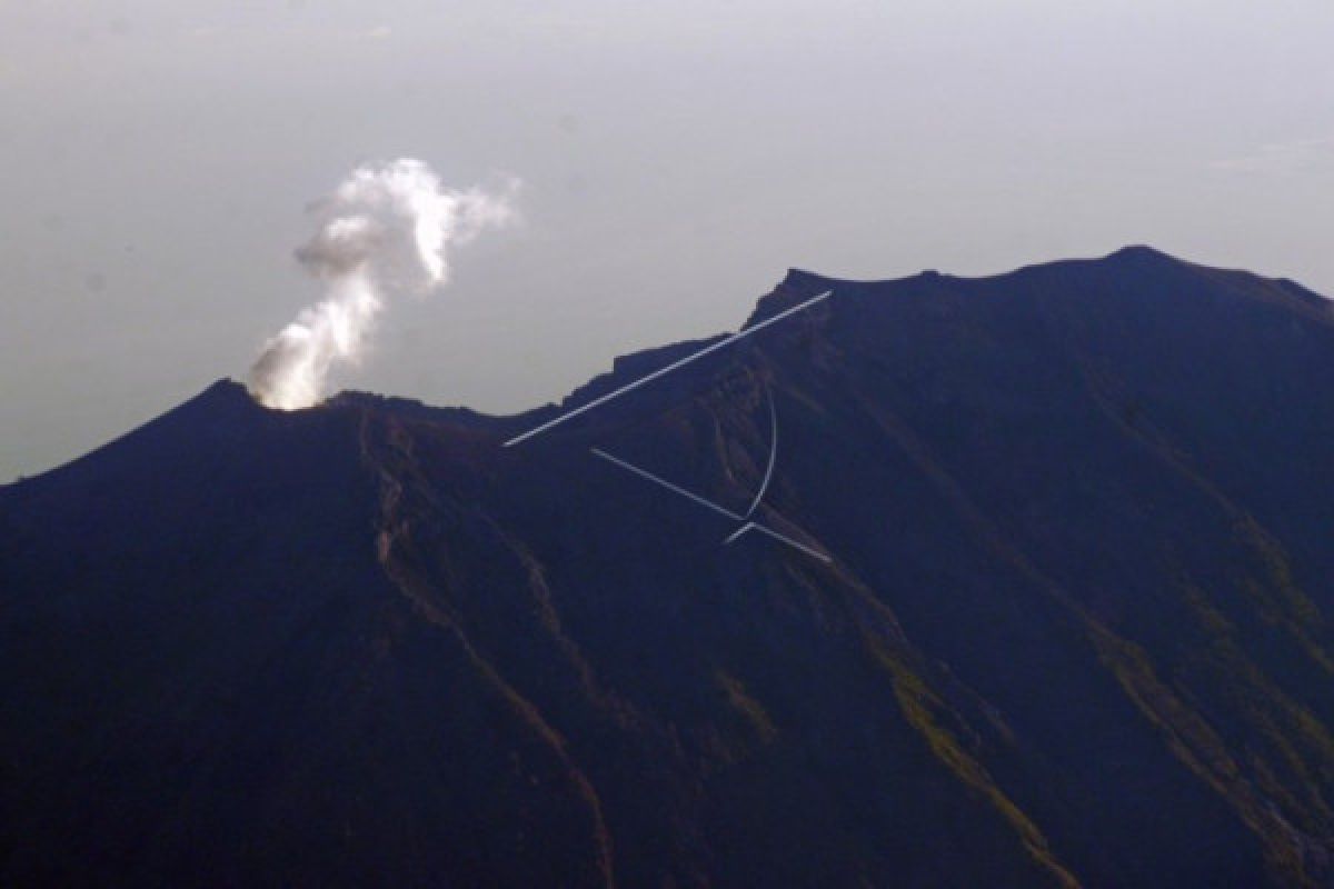 Kementrian ESDM: status Gunung Agung turun Siaga