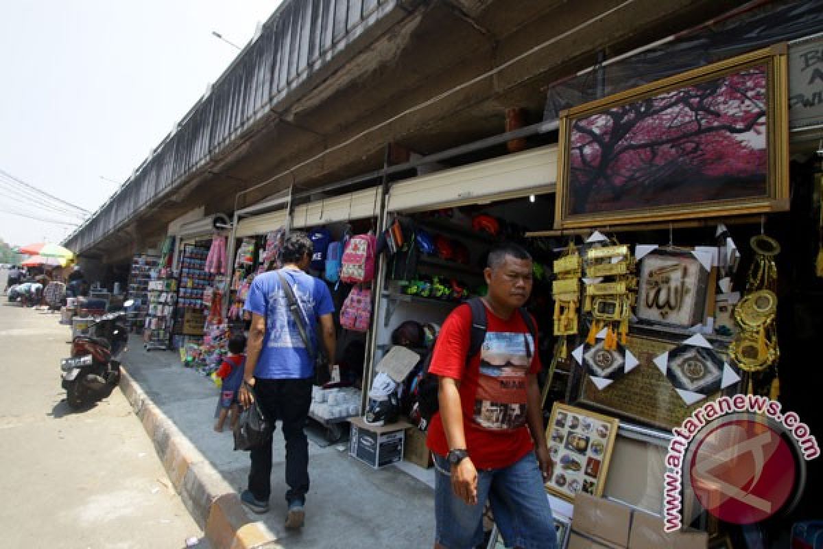 Puluhan lokasi sementara PKL di Jakpus diperpanjang