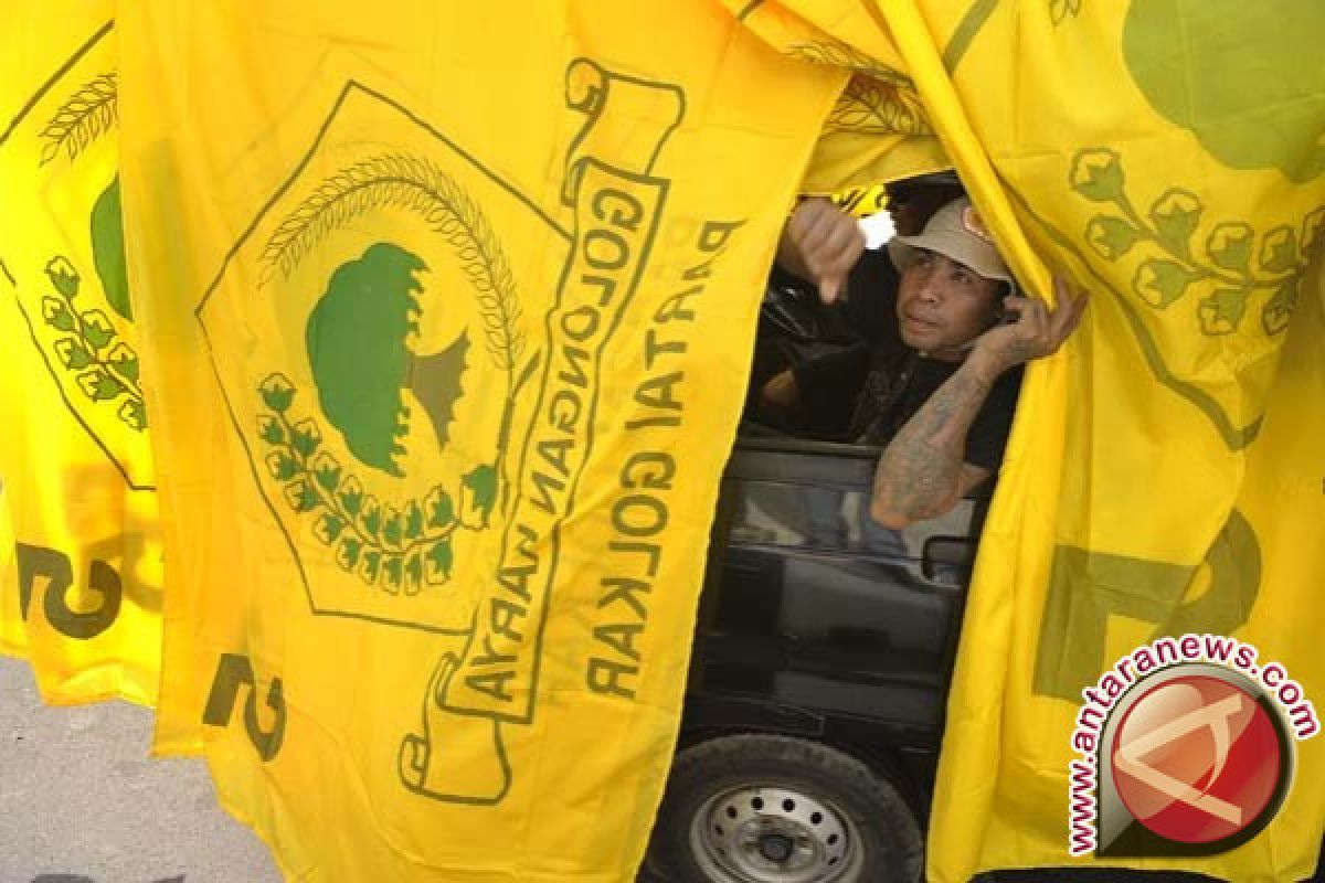 Golkar Karawang Pecah