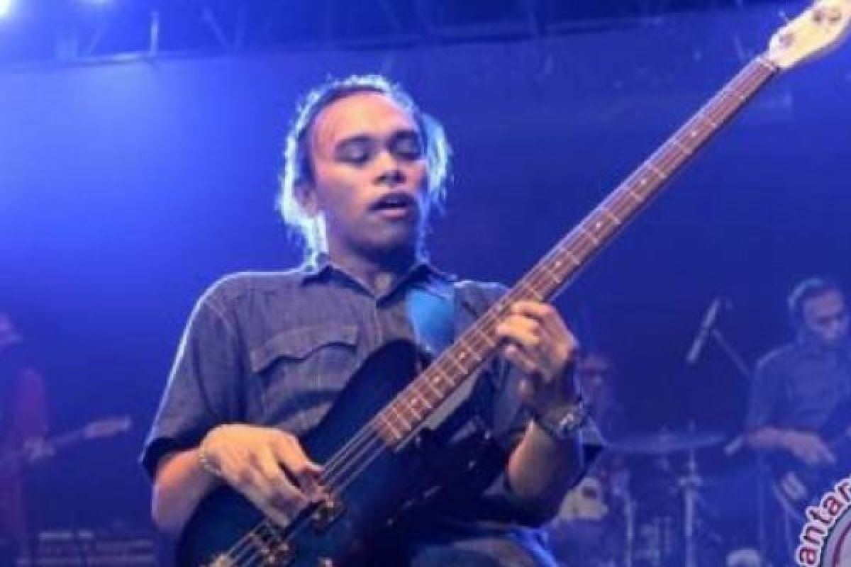 Barry Likumahuwa Ramaikan Festival Jazz Barurraden 