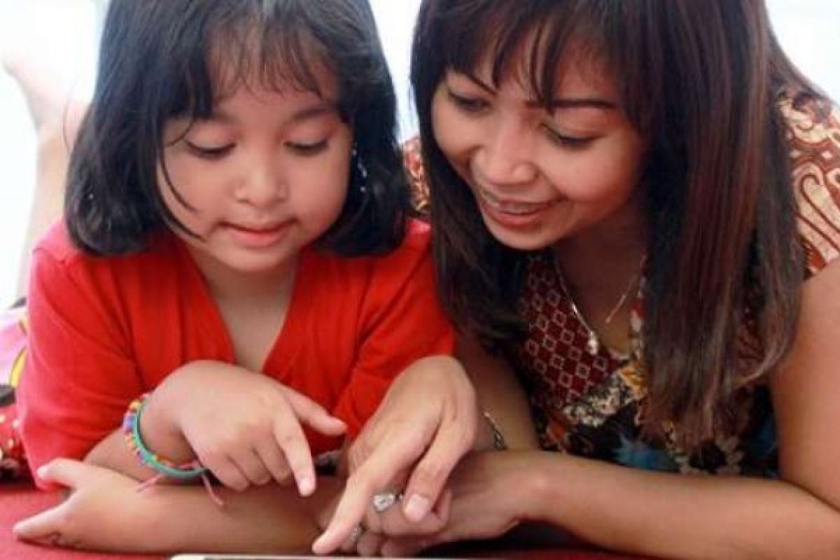 Berinternet Aman Bagi Seluruh Anggota Keluarga, Cobalah Family Protect Telkomsel