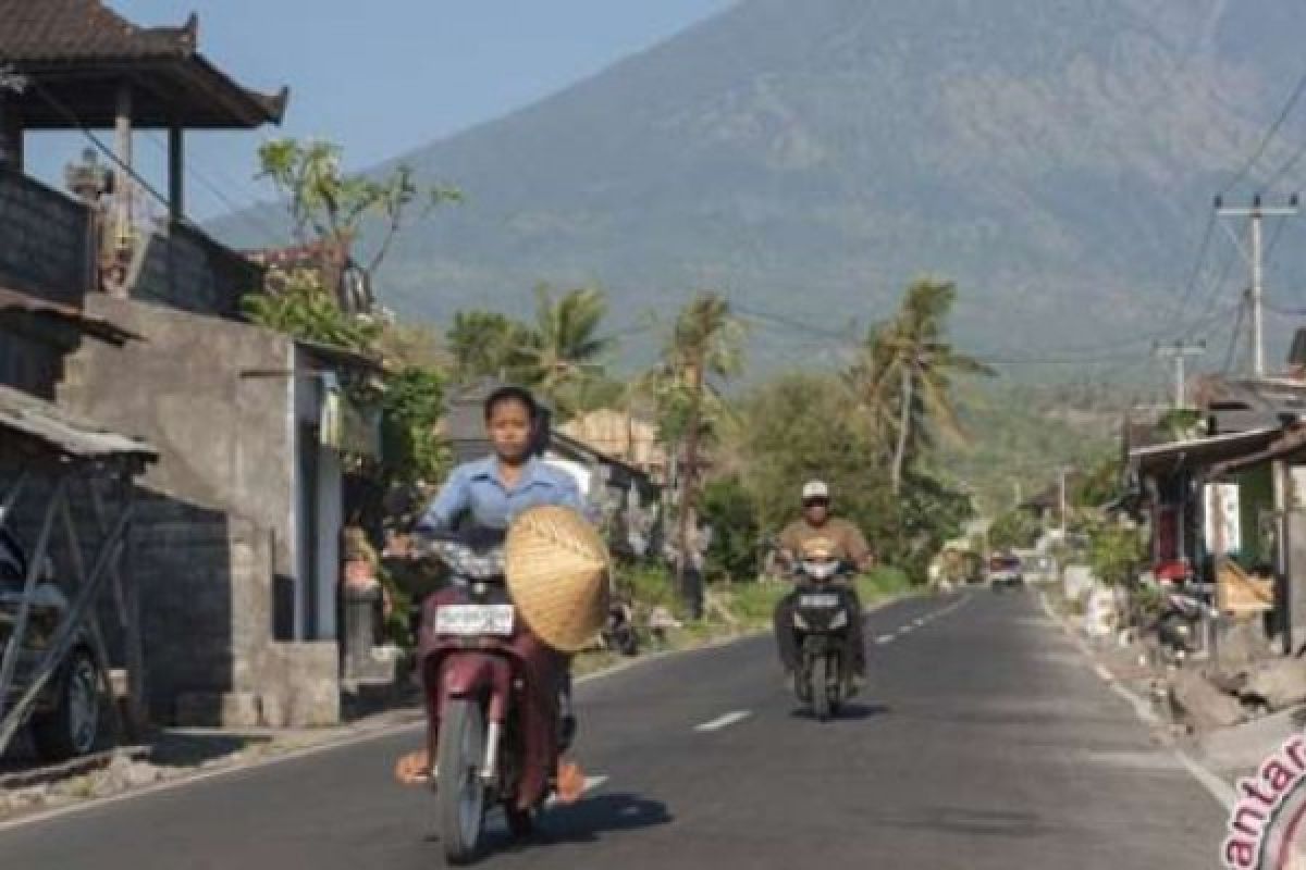 BNPB Upayakan Evakuasi Hewan Ternak Warga Pengungsi Gunung Agung