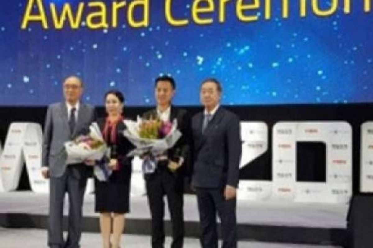 Bos Kaskus, Andrew Darwis Terima Penghargaan ASEAN Entrepreneur Awards 2017 