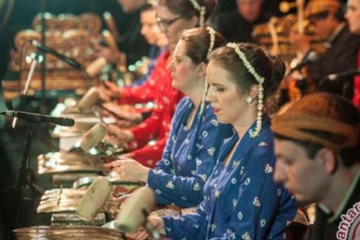 Gamelan Indonesia Pukau Pengunjung Moscow State Tchaikovsky Conservatory