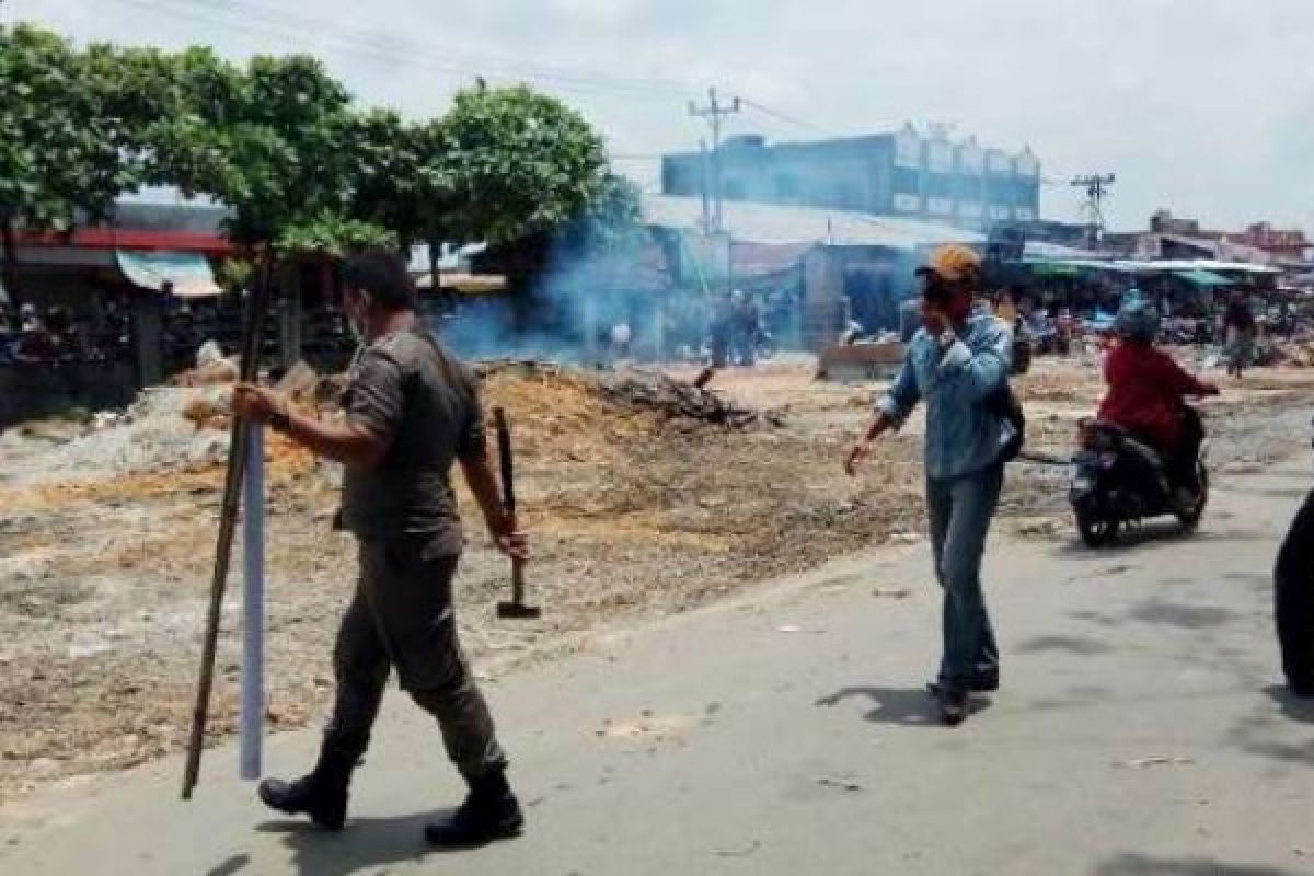 Pemko Pekanbaru Lanjutkan Pembongkaran Lapak Ilegal Pasar Pagi Arengka