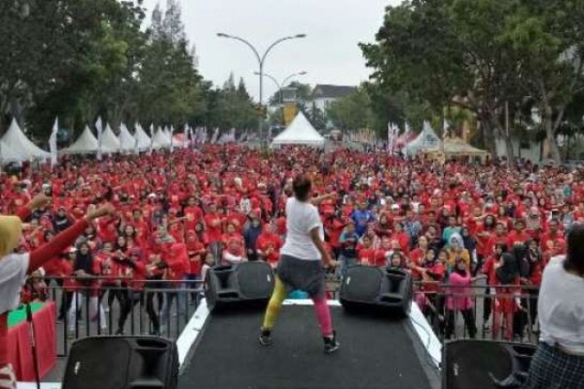 Perayaan HUT Alfamart Rusak Taman Kota Pekanbaru