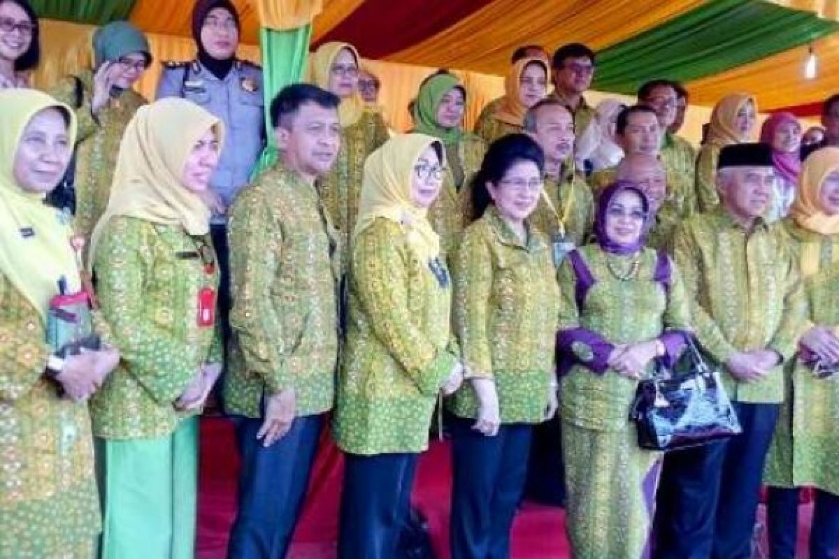 Porkesremen Riau Dibuka Langsung Oleh Menteri Kesehatan Djuwita F Moeloek 