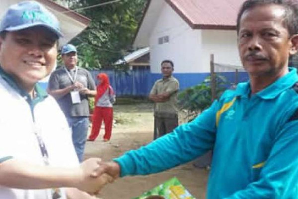 Tanoto Scholars Alumni di Riau Beri Donasi Ratusan Buku 