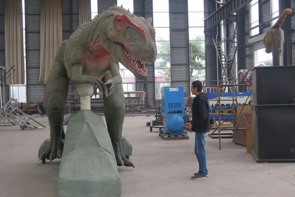 Animator dinosaurus China sasar taman hiburan di Indonesia