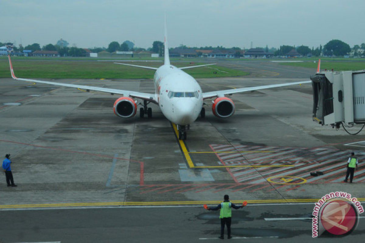 Bandara Adi Soemarmo tutup tiga jam