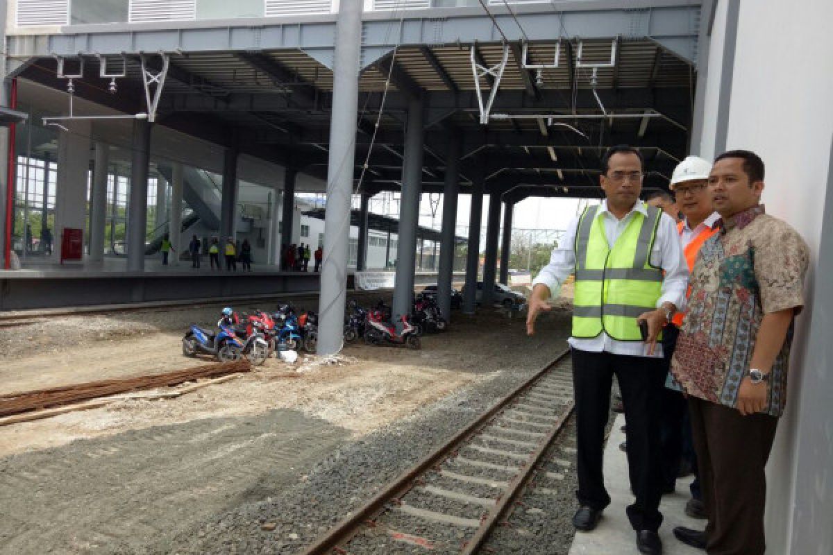 Menhub tinjau pengoperasian kereta Bandara Soekarno-Hatta