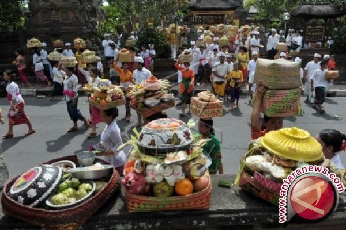 PHDI Bali: Galungan Momentum untuk Mengevaluasi Diri