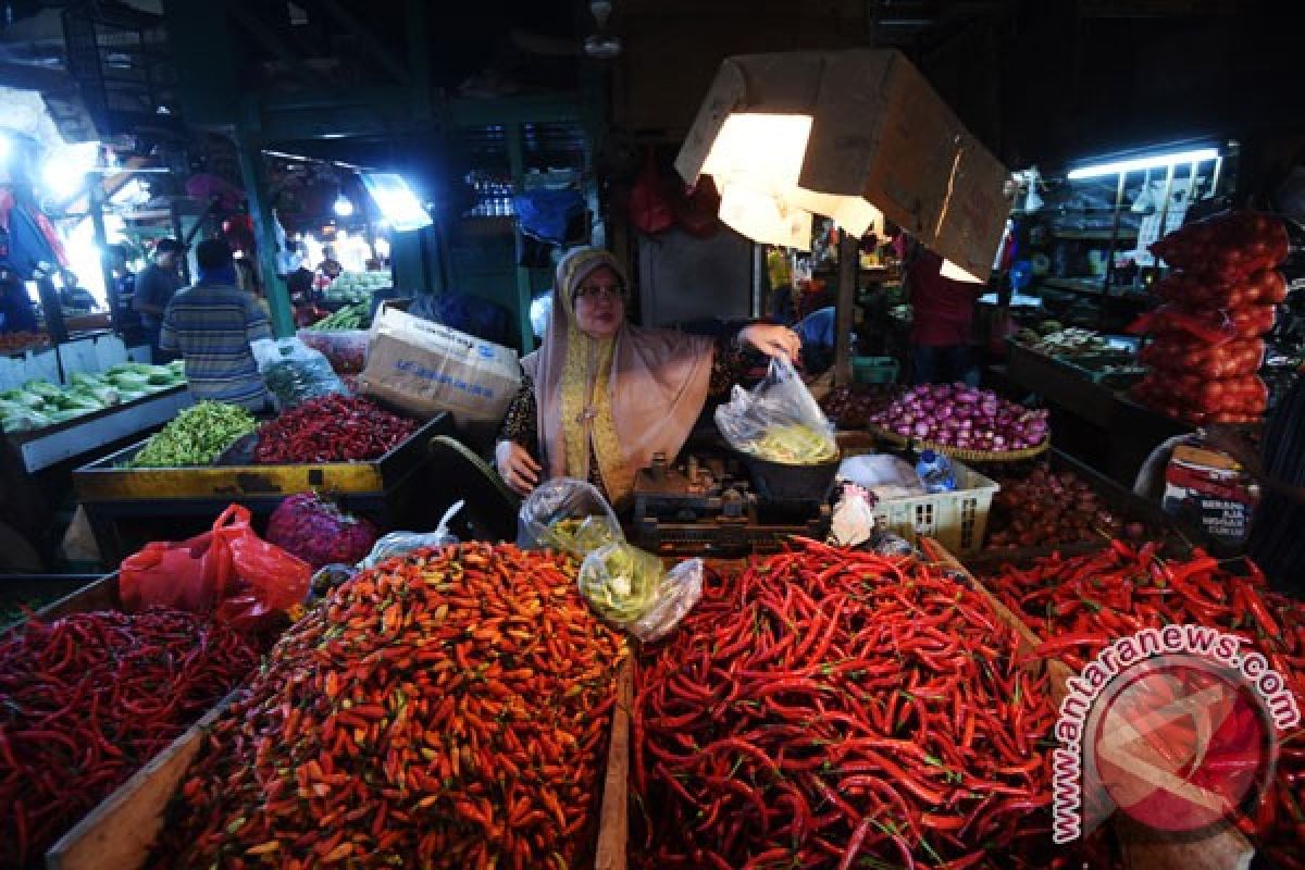 Pasar tradisional di Sampit ramai pembeli jelang Natal