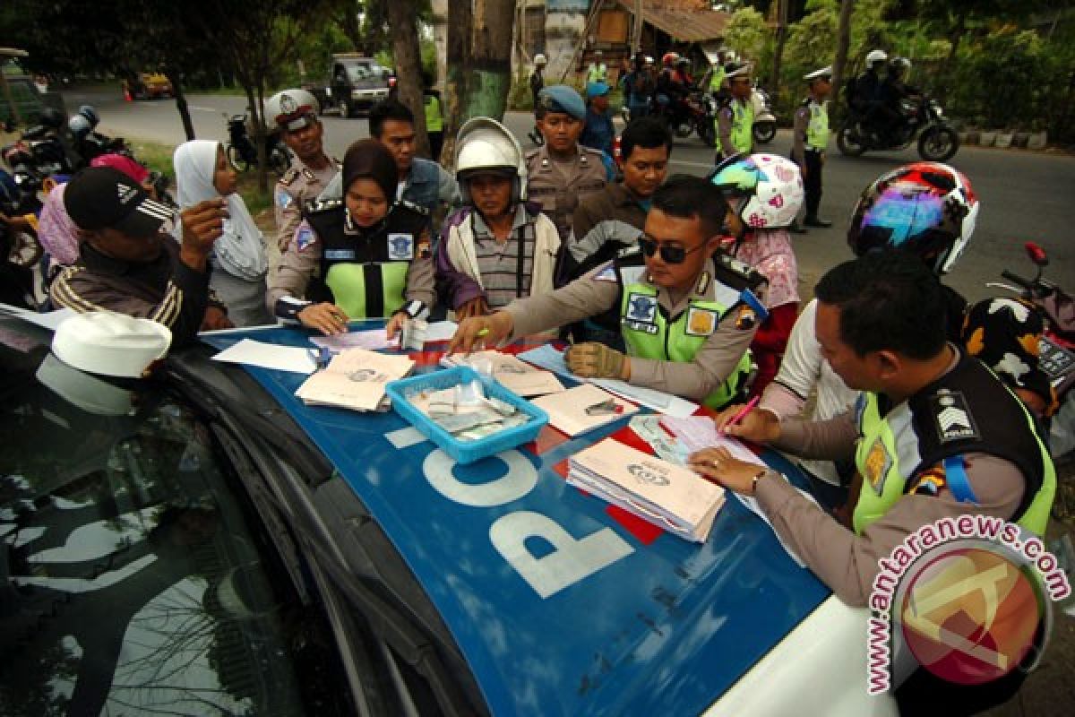 Ratusan pengendara terjaring Operasi Zebra di Sukabumi