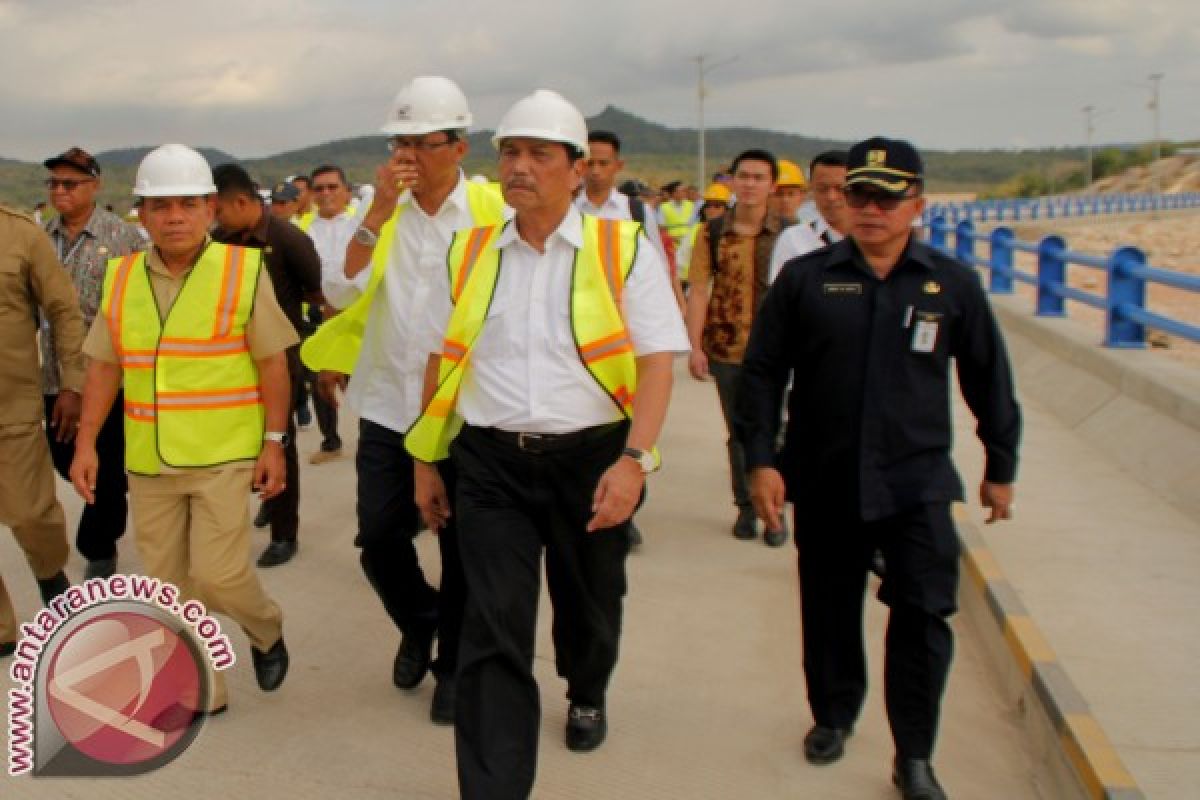 Luhut: Potensi perputaran uang garam NTT Rp30 triliun