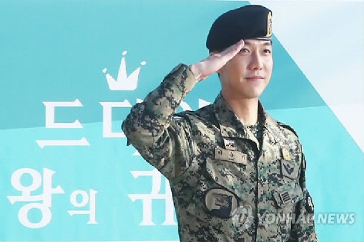 Lee Seung-gi rampungkan wajib militer