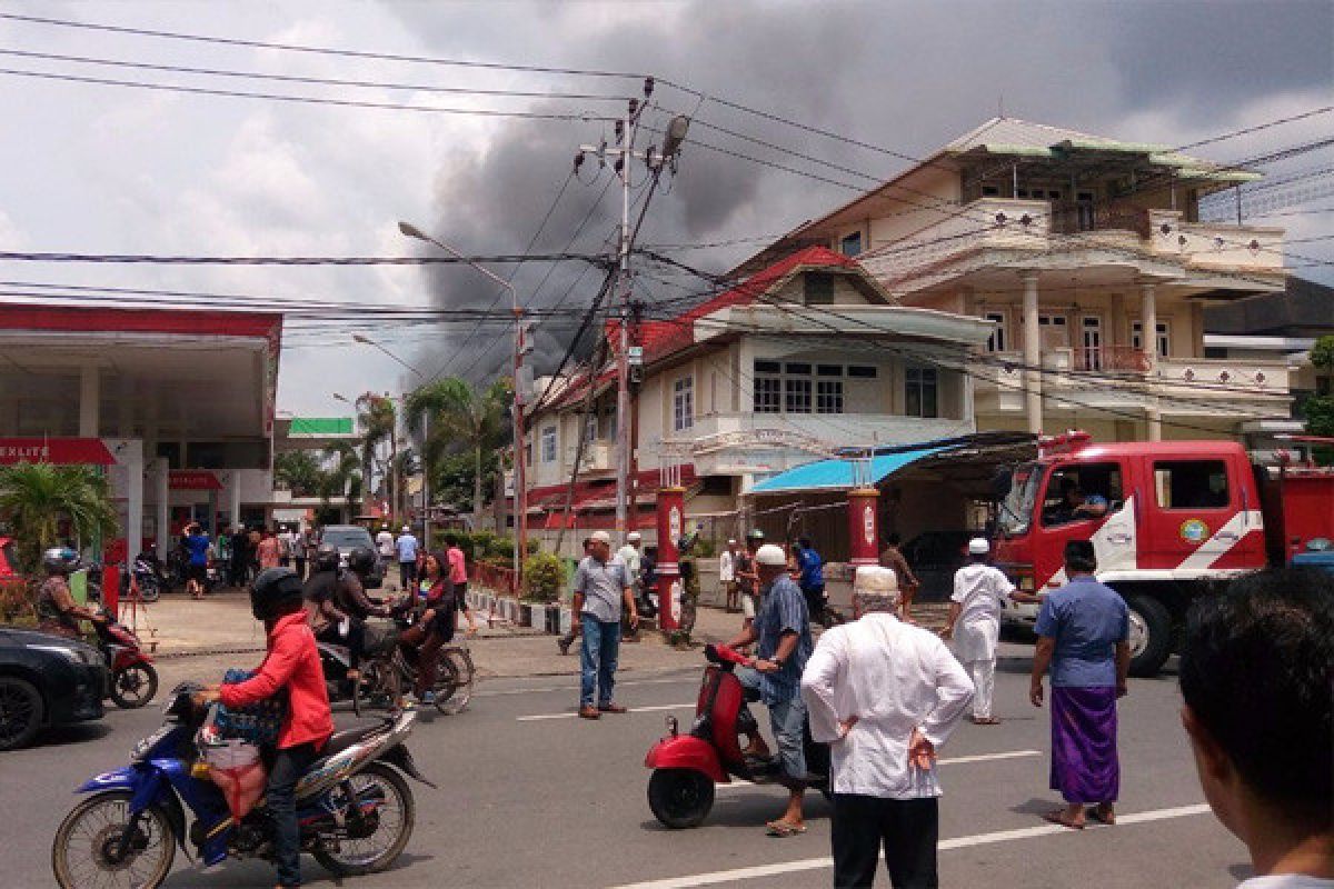 Toko Boneka Di Pontianak Hangus Terbakar 