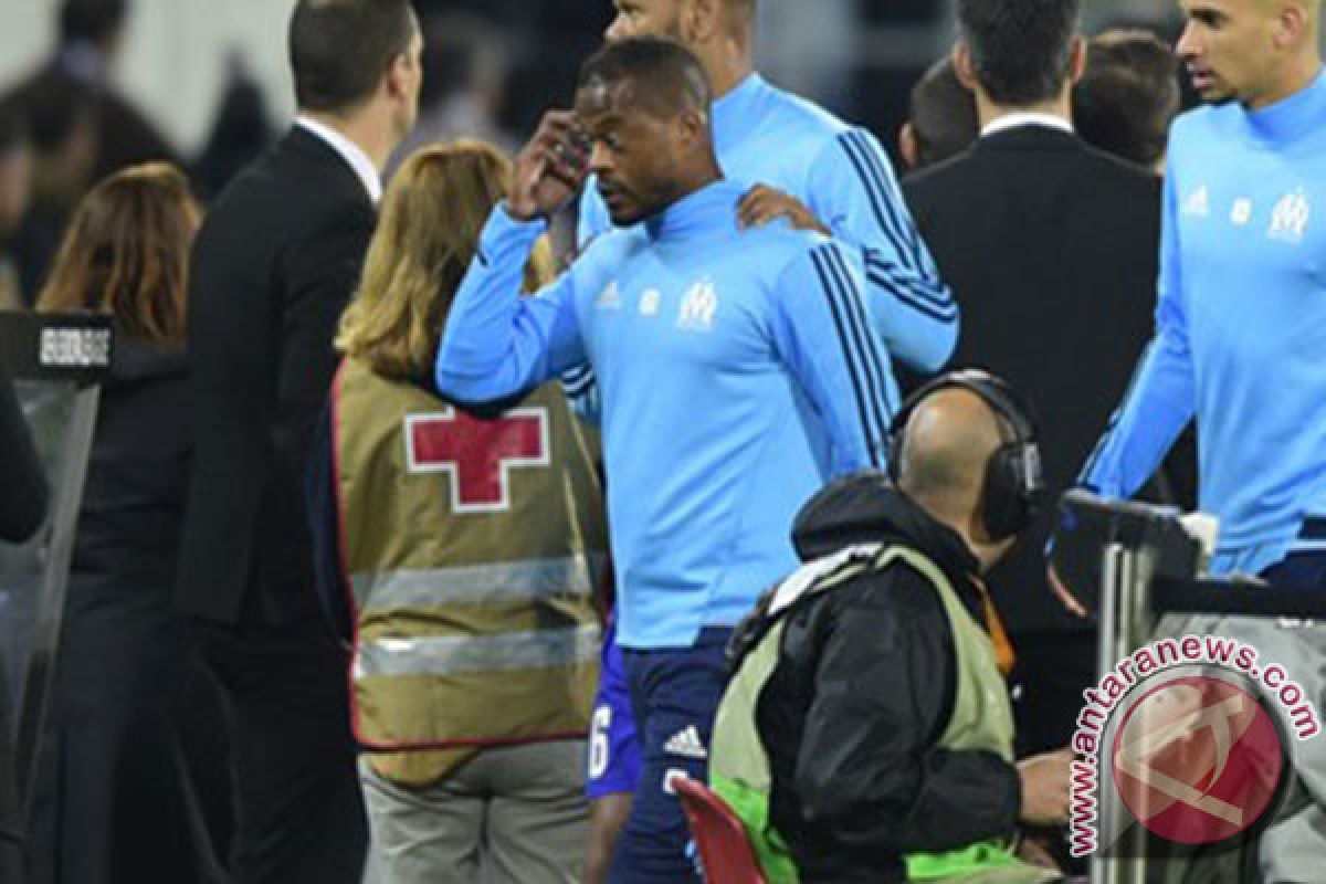 Wahh !! Evra Dikartu Merah Sebelum Pertandingan Dimulai